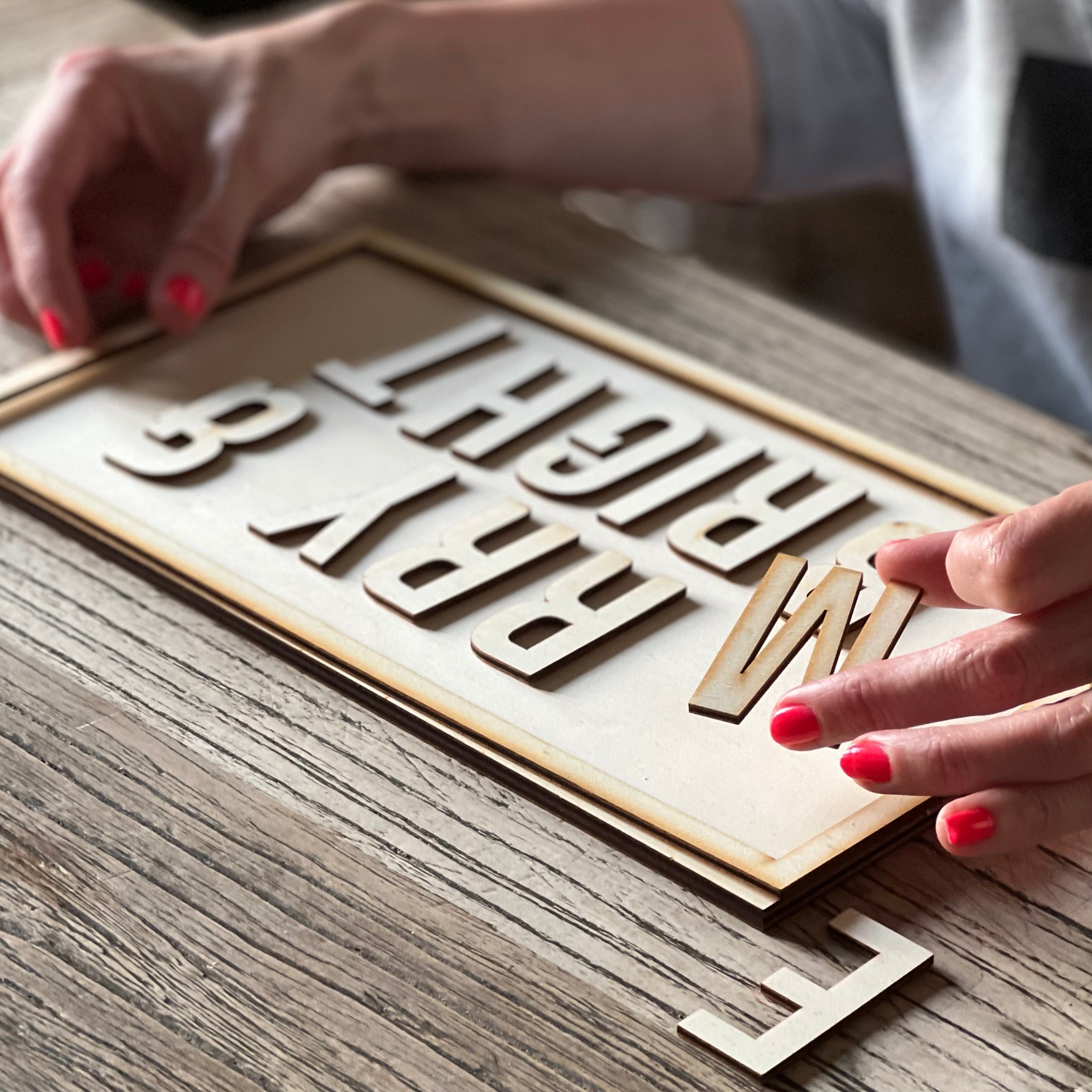 Make Your Own Festive Modo Sign Kit – Modo Creative