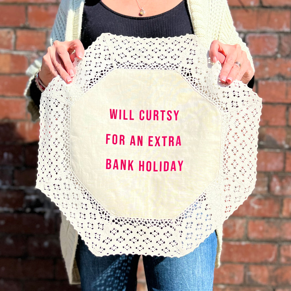 CURTSY Large Lace Doily